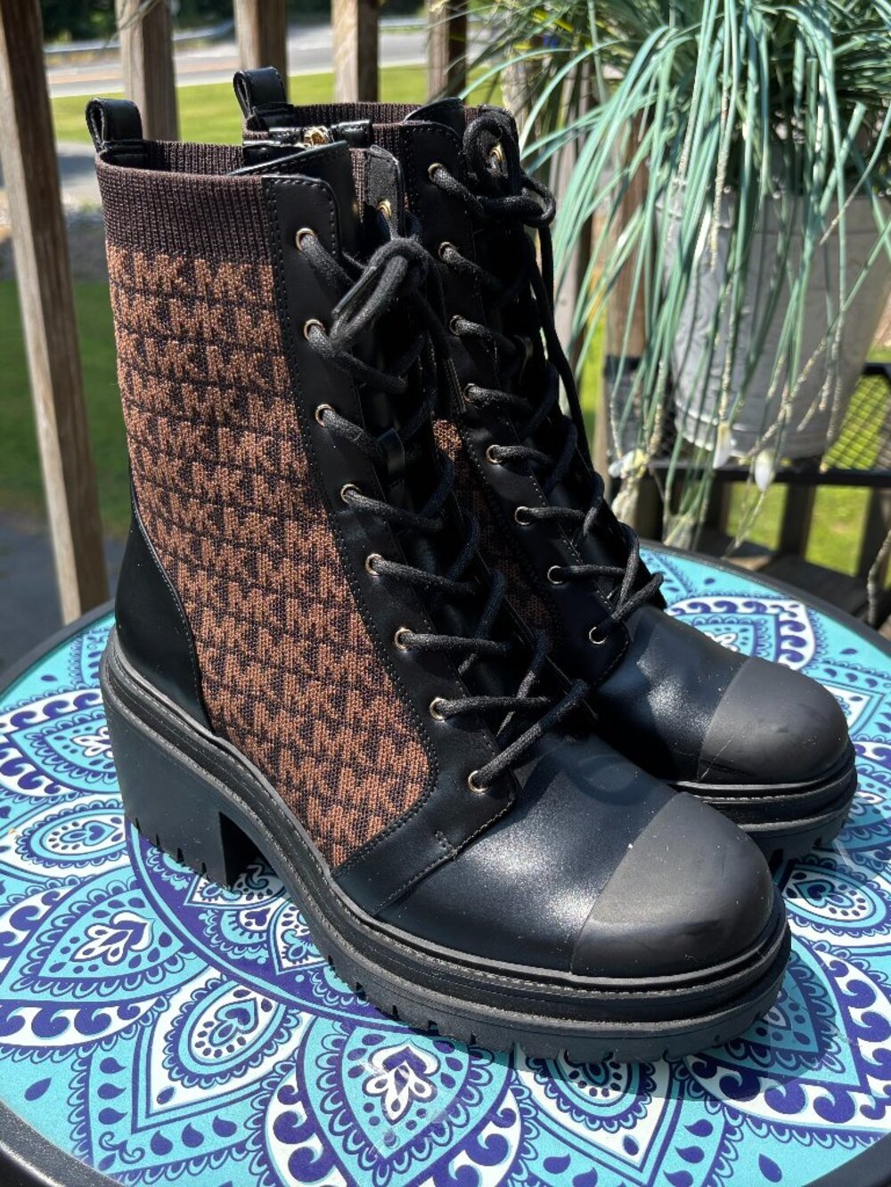 MICHAEL KORS COMBAT BOOT BLACK/TAN WOMENS SIZE 8